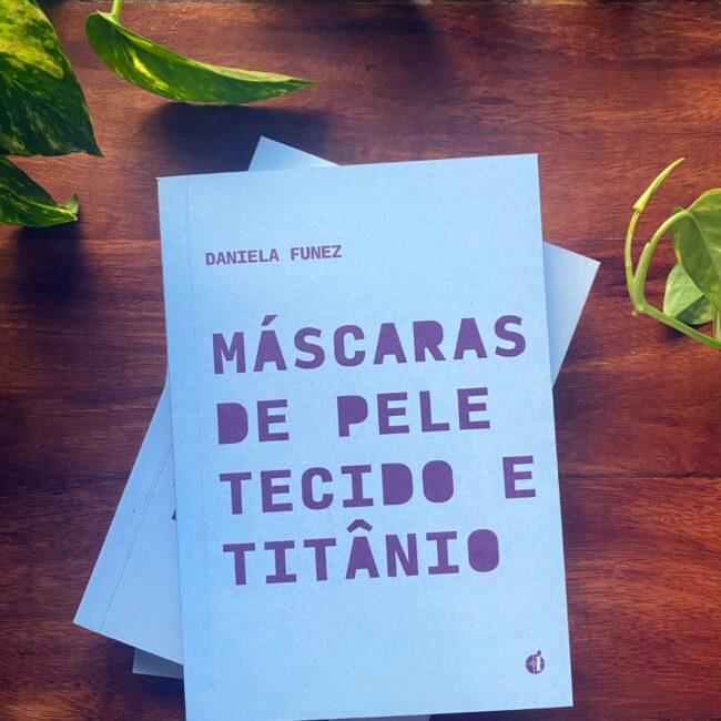 Máscaras de pele, tecido e titânio